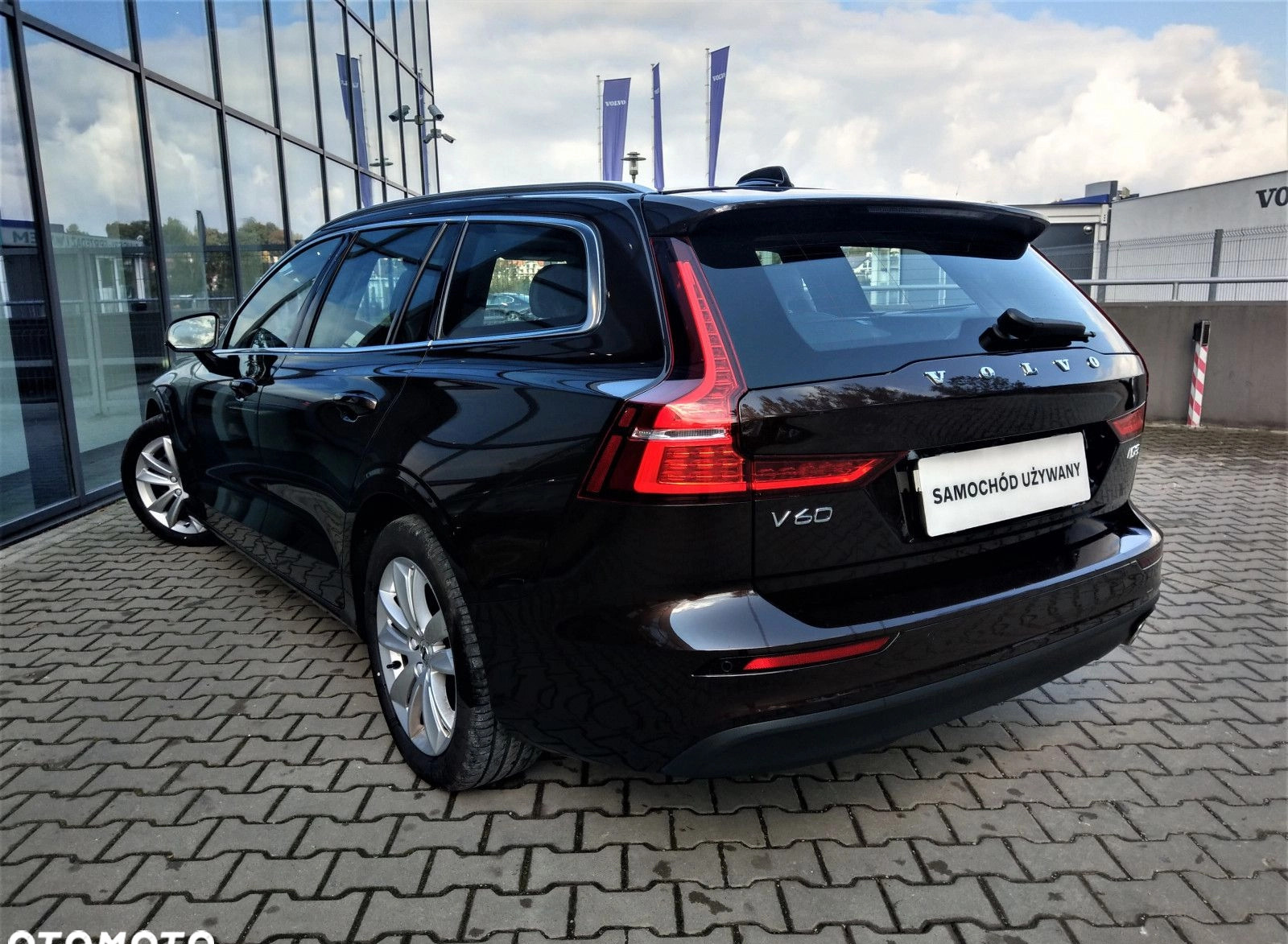 Volvo V60 cena 119900 przebieg: 139998, rok produkcji 2020 z Suchowola małe 466